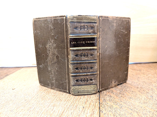 Altes buch die fünf codes - altes,