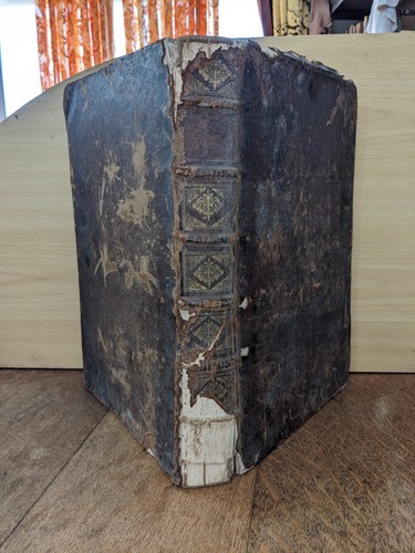 Altes buch zusammenfassende - buch,